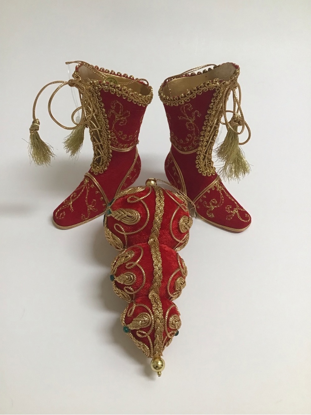 Victorian Look Christmas Tree Ornaments SET OF 3 Red Velvet Gold Trim Boots NEW - Picture 13 of 16